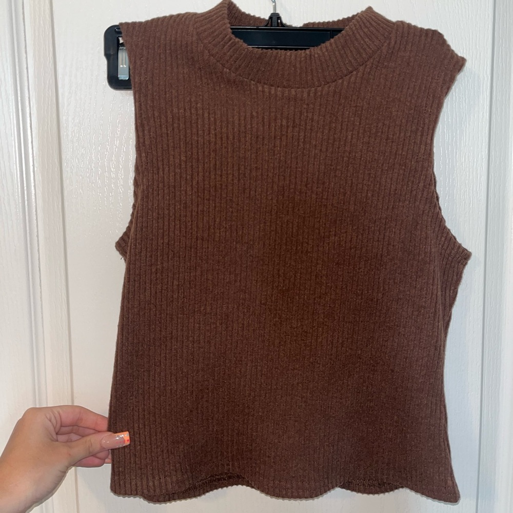 Ribbed Mock-neck Tanktop